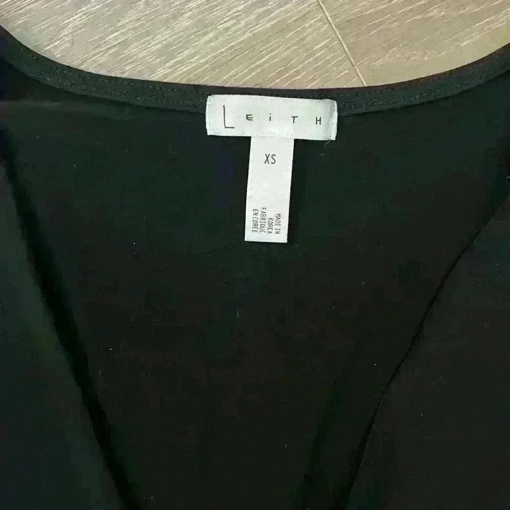 Leith V Neck Bodysuit - Picture 2 of 5